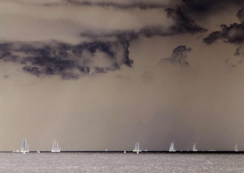 zee bootjes wolken foto photo fotograaf photographer see boats clouds henriette santing