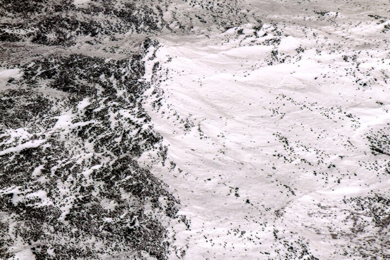 dreamscapes foto zwart wit vlekken fotograaf henriette santing photo snow photographer dots black and white landscape